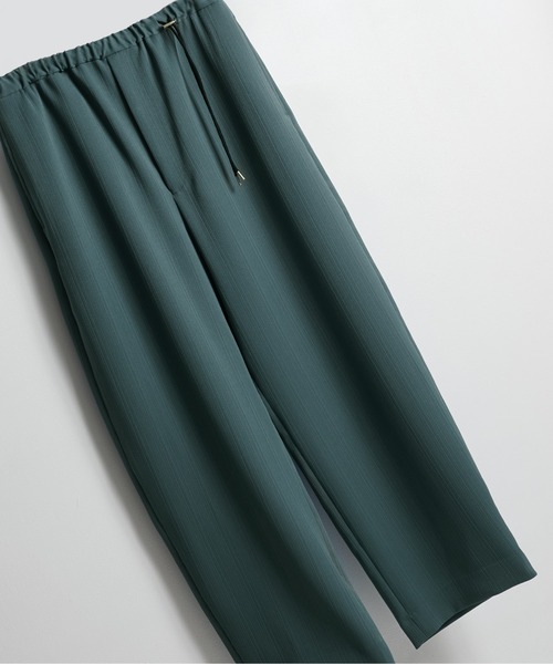 CULLNI(クルニ)の「【CULLNI】別注 Cord pique Drawstring Relaxed Pants / ウォッシャブル / 伸縮素材(スラックス・メンズ・グリーン/グレー/ブラック/ネイビー/ベージュ・1/2)」の1枚目の写真