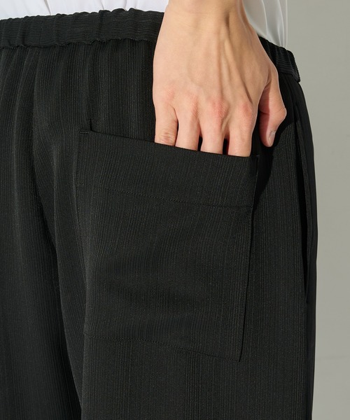 CULLNI(クルニ)の「【CULLNI】別注 Cord pique Drawstring Relaxed Pants / ウォッシャブル / 伸縮素材(スラックス・メンズ・グリーン/グレー/ブラック/ネイビー/ベージュ・1/2)」の13枚目の写真