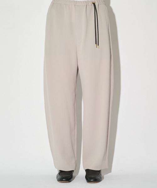 CULLNI(クルニ)の「【CULLNI】別注 Cord pique Drawstring Relaxed Pants / ウォッシャブル / 伸縮素材(スラックス・メンズ・グリーン/グレー/ブラック/ネイビー/ベージュ・1/2)」の18枚目の写真