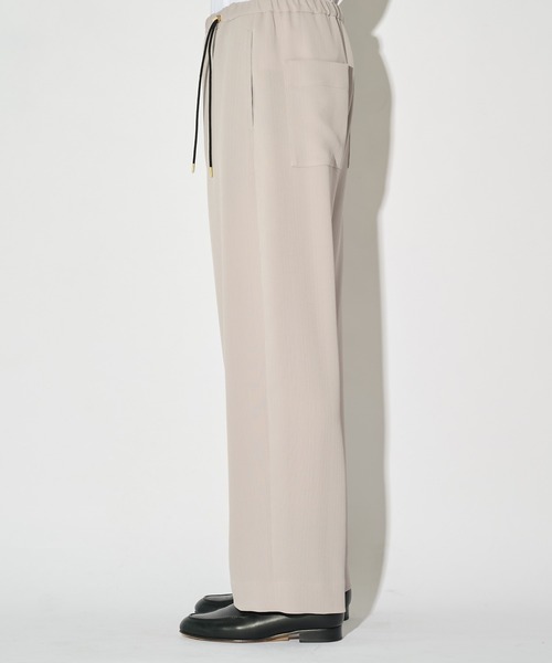 CULLNI(クルニ)の「【CULLNI】別注 Cord pique Drawstring Relaxed Pants / ウォッシャブル / 伸縮素材(スラックス・メンズ・グリーン/グレー/ブラック/ネイビー/ベージュ・1/2)」の20枚目の写真