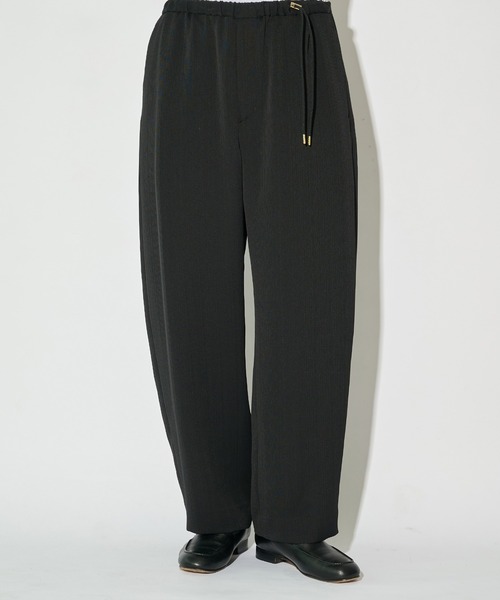 CULLNI(クルニ)の「【CULLNI】別注 Cord pique Drawstring Relaxed Pants / ウォッシャブル / 伸縮素材(スラックス・メンズ・グリーン/グレー/ブラック/ネイビー/ベージュ・1/2)」の10枚目の写真