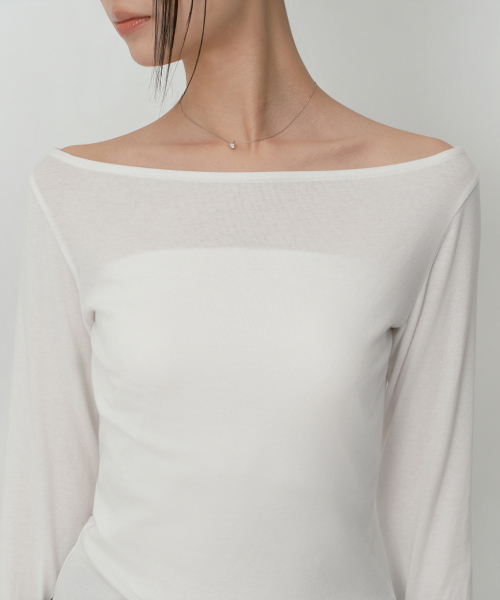 MUSINSA STANDARD WOMAN（ムシンサスタンダードウーマン）の「ウィメンズウールテンセルオフショルダー長袖Tシャツ[アイボリー]（Tシャツ/カットソー・レディース・その他・X-SMALL/SMALL/MEDIUM/LARGE）」の4枚目の写真