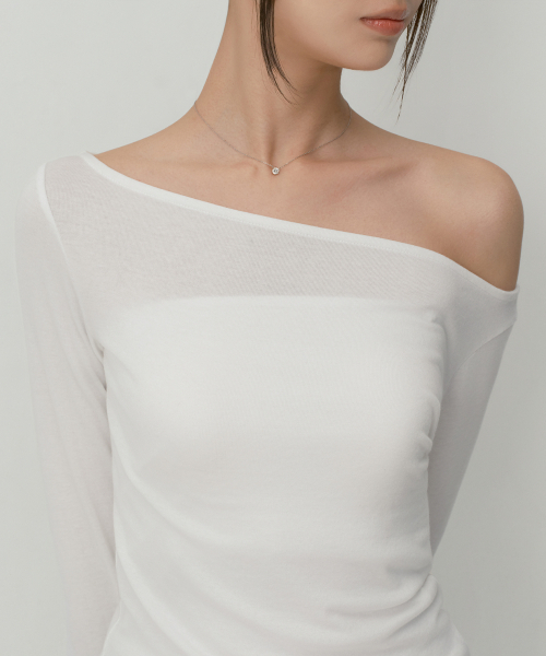 MUSINSA STANDARD WOMAN（ムシンサスタンダードウーマン）の「ウィメンズウールテンセルオフショルダー長袖Tシャツ[アイボリー]（Tシャツ/カットソー・レディース・その他・X-SMALL/SMALL/MEDIUM/LARGE）」の5枚目の写真