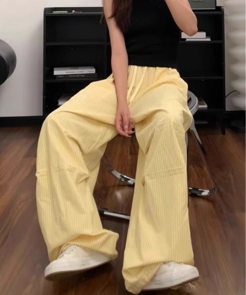 ＆soiree（アンドソワレ）の「裾ドローコード入りアソートイージーワイドパンツ（その他パンツ・レディース・イエロー/ブルー・SMALL/MEDIUM/LARGE/X-LARGE）」の2枚目の写真