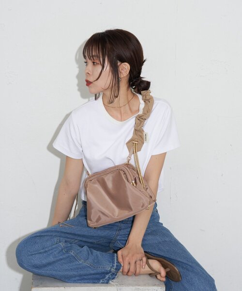 CIAOPANIC TYPY（チャオパニックティピー）の「：【KAIRI企画】新色登場！撥水ナイロン多収納がま口ショルダーバッグ（ショルダーバッグ・レディース・ブラック/ブラウン/カーキ/ベージュ・ONE SIZE）」の16枚目の写真