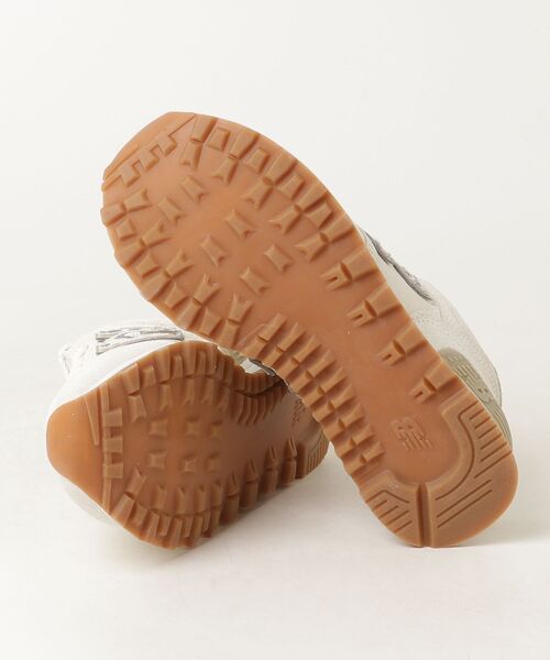 NEW BALANCE（ニューバランス）の「574（スニーカー・レディース・オフホワイト・22.0cm/25.5cm/25.0cm/24.5cm/24.0cm/23.5cm/23.0cm/22.5cm）」の4枚目の写真
