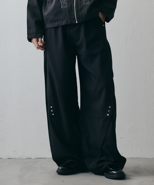 Shoowtime(ショウタイム)の「Studded Detail Grunge Wide-Leg Baggy Slacks / スタッズディテール グランジワイドバギースラックス(スラックス・メンズ・ブラウン/ブラック・X-LARGE/LARGE/MEDIUM)」の2枚目の写真