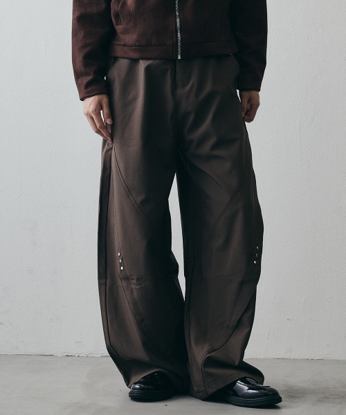 Shoowtime(ショウタイム)の「Studded Detail Grunge Wide-Leg Baggy Slacks / スタッズディテール グランジワイドバギースラックス(スラックス・メンズ・ブラウン/ブラック・X-LARGE/LARGE/MEDIUM)」の12枚目の写真