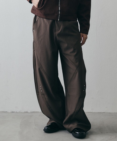 Shoowtime(ショウタイム)の「Studded Detail Grunge Wide-Leg Baggy Slacks / スタッズディテール グランジワイドバギースラックス(スラックス・メンズ・ブラウン/ブラック・X-LARGE/LARGE/MEDIUM)」の14枚目の写真