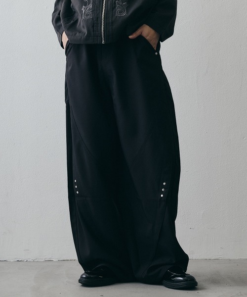 Shoowtime(ショウタイム)の「Studded Detail Grunge Wide-Leg Baggy Slacks / スタッズディテール グランジワイドバギースラックス(スラックス・メンズ・ブラウン/ブラック・X-LARGE/LARGE/MEDIUM)」の5枚目の写真