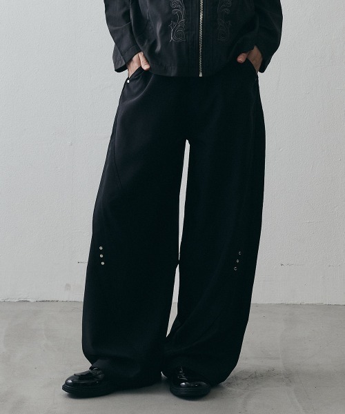 Shoowtime(ショウタイム)の「Studded Detail Grunge Wide-Leg Baggy Slacks / スタッズディテール グランジワイドバギースラックス(スラックス・メンズ・ブラウン/ブラック・X-LARGE/LARGE/MEDIUM)」の6枚目の写真