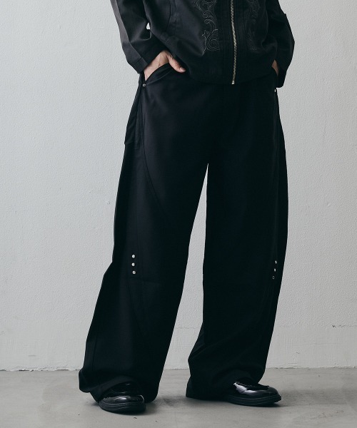Shoowtime(ショウタイム)の「Studded Detail Grunge Wide-Leg Baggy Slacks / スタッズディテール グランジワイドバギースラックス(スラックス・メンズ・ブラウン/ブラック・X-LARGE/LARGE/MEDIUM)」の7枚目の写真