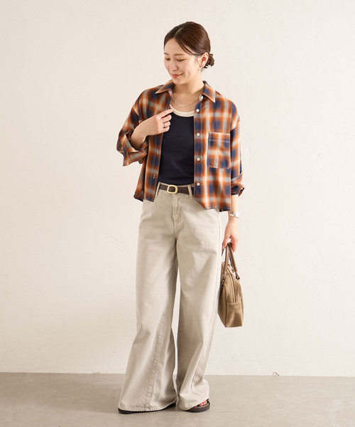 JOURNAL STANDARD(ジャーナルスタンダード)の「オンブレチェッククロップド シャツ(シャツ/ブラウス・レディース・コバルトブルー/ブラック系その他・FREE)」の4枚目の写真