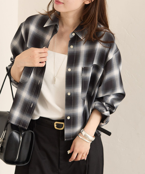 JOURNAL STANDARD(ジャーナルスタンダード)の「オンブレチェッククロップド シャツ(シャツ/ブラウス・レディース・コバルトブルー/ブラック系その他・FREE)」の8枚目の写真