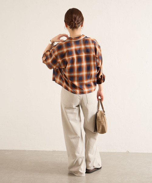 JOURNAL STANDARD(ジャーナルスタンダード)の「オンブレチェッククロップド シャツ(シャツ/ブラウス・レディース・コバルトブルー/ブラック系その他・FREE)」の12枚目の写真