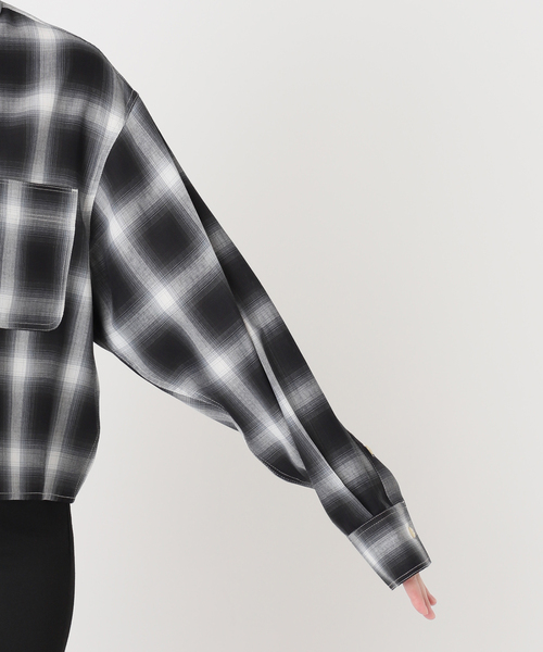 JOURNAL STANDARD(ジャーナルスタンダード)の「オンブレチェッククロップド シャツ(シャツ/ブラウス・レディース・コバルトブルー/ブラック系その他・FREE)」の22枚目の写真