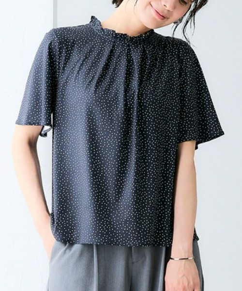 7days Life Styling(セブンデイズライフスタイリング)の「【接触冷感】カットソー素材フリルネックドットブラウス(シャツ/ブラウス・レディース・ネイビー系/ホワイト系・M/L/LL/3L)」の2枚目の写真