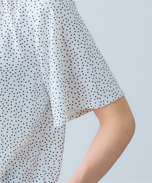 7days Life Styling(セブンデイズライフスタイリング)の「【接触冷感】カットソー素材フリルネックドットブラウス(シャツ/ブラウス・レディース・ネイビー系/ホワイト系・M/L/LL/3L)」の13枚目の写真