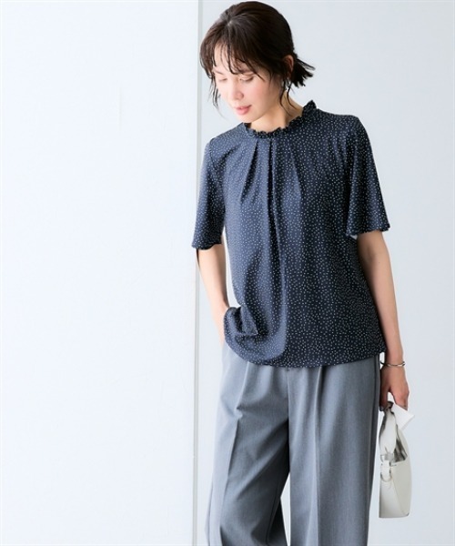 7days Life Styling(セブンデイズライフスタイリング)の「【接触冷感】カットソー素材フリルネックドットブラウス(シャツ/ブラウス・レディース・ネイビー系/ホワイト系・M/L/LL/3L)」の6枚目の写真