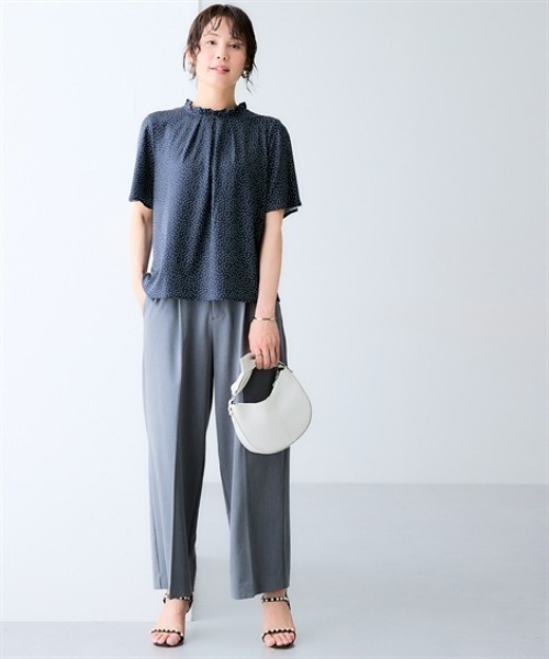 7days Life Styling(セブンデイズライフスタイリング)の「【接触冷感】カットソー素材フリルネックドットブラウス(シャツ/ブラウス・レディース・ネイビー系/ホワイト系・M/L/LL/3L)」の7枚目の写真