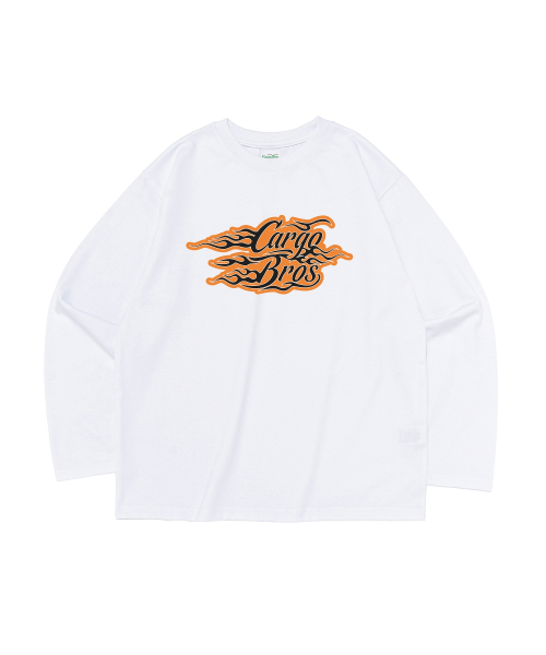 CARGOBROS(カーゴブロス)の「フレイムロゴグラフィックロングスリーブ(ホワイト)(Tシャツ/カットソー・メンズ・その他・LARGE/X-LARGE/SMALL/MEDIUM)」の1枚目の写真
