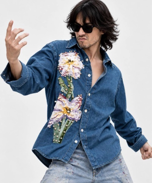 KAMINARI_TOKIO(カミナリトキオ)の「フラワーモチーフパール&ビジュデニムシャツ(シャツ/ブラウス・レディース・ブルー系・FREE)」の15枚目の写真