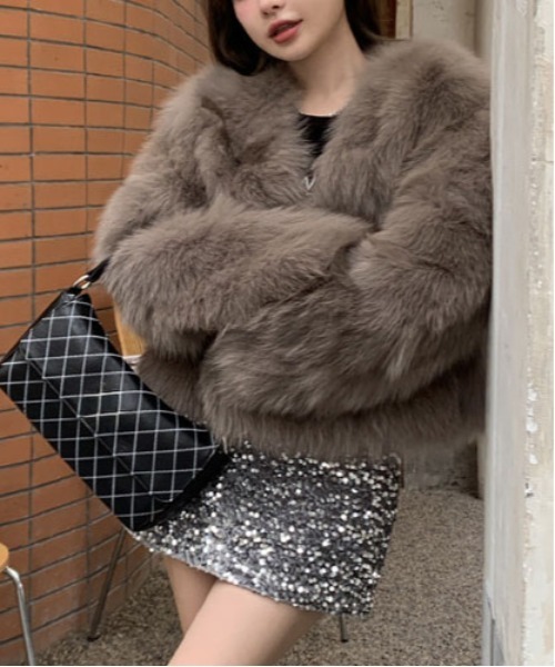＆soiree（アンドソワレ）の「ノーカラーフェイクロングファージャケット（ノーカラージャケット・レディース・ブラック/ベージュ/オフホワイト/ブラウン・LARGE/SMALL/MEDIUM）」の9枚目の写真
