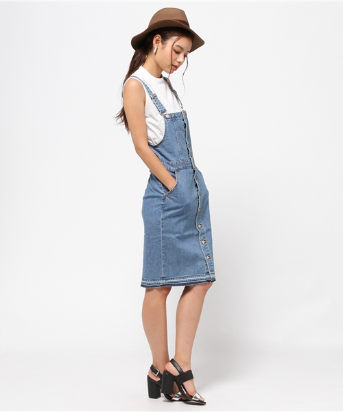 MOUSSY（マウジー）の「SALOPETTE TIGHT SKIRT（ワンピース・レディース・ライトブルー・1/2）」の5枚目の写真