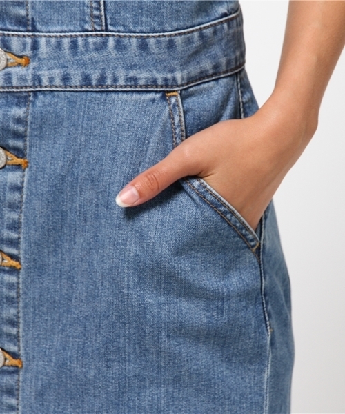 MOUSSY（マウジー）の「SALOPETTE TIGHT SKIRT（ワンピース・レディース・ライトブルー・1/2）」の7枚目の写真