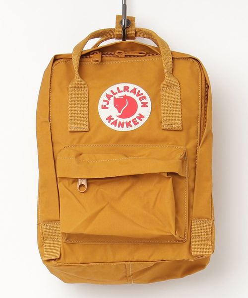FJALL RAVEN (フェールラーベン)の「Kanken Mini カンケンミニ (FJALLRAVEN/フェールラーベン)(バックパック/リュック・レディース・プラム/マスタード/コーラル/その他24/Navy/ピンク/パープル系その他/サンドグレー/ブラウン/ボルドー/オリーブドラブ/ライトグレー/サファリグリーン/その他26/ブラック×レッド/その他28/ライトブルー/ライトオリーブ/ピンク系その他/スカイブルー/サックスブルー/ブラック/エメラルド/ブルーグレー/スモークグレー/ブルー/ダークアッシュ/その他23/その他21/グリーン×ピンク/エンジ/ロイヤルブルー/ネイビー/パープル/ライトブラウン/アッシュブラウン/その他25/グリーン×オレンジ/グリーン/ブルー系その他/ピンク系その他2/ライトピンク/ライトインディゴブルー/イエロー系その他/レッド系その他/ブルー系その他2/ブラック系その他/グリーン系その他/グリーン系その他2/グレー系その他3/レッド系その他2/ブルー系その他4/グレー系その他2/ブルー系その他3/ダークブルー/ブラウン系その他/ダークグリーン/グリーン系その他3/ピンク系その他3/レッド系その他3/ブルー系その他5/グリーン系その他4/ダークグレー/モスグリーン/モカ/ブラウン系その他2/ミント/ラベンダー/レッド系その他4/ケリーグリーン/ダークベージュ/フューシャピンク/イエロー系その他2/グリーン系その他5/パープル系その他2/グレー系その他4/ピンク系その他4/ブルー系その他7/グリーン系その他6/ブルー系その他6/ライトイエロー/ダークオレンジ/ターコイズブルー/パープル系その他3/グレー×ピンク/グリーン系その他7/アイボリー/スカイブルー系1/モスグリーン系1/ピンク系その他5/グレー系その他5/イエロー系その他3/グリーン系2/ピンク系その他6/グリーン系1/ブラウン系その他3/コーラルピンク/ブルー系2/イエロー系その他4/モスグリーン系2/ブラウン系その他4/カーキブラウン/コバルトブルー/グリーン系3/オレンジ系その他/ダークブラック/パープル系その他4・FREE)」の22枚目の写真