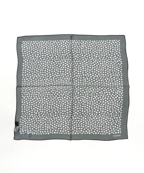 MOUSSY（マウジー）の「STAR SILK SCARF（バンダナ/スカーフ・レディース・レッド/ライトブルー/ブラック・FREE）」の2枚目の写真
