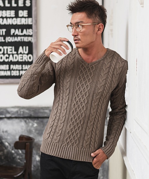 Vicci（ビッチ）の「『vicci/ヴィッチ』ケーブル編みVネック長袖ニットセーター（ニット/セーター・メンズ・ホワイト系その他2/ホワイト系その他4/ブラック系その他/ネイビー/ワインレッド/ホワイト系その他/ホワイト系その他3/アイボリー/ホワイト系その他5/ホワイト系その他6/ブラック/ブラック系その他2/グレー系その他/ミックスグレー/キャメル/グレー系その他2/オフホワイト/ベージュ/カーキ/ホワイト系その他7/パープル/レッド/インディゴブルー/ピンク/ロイヤルブルー/モカ/グリーン・L/M/44/46/XL）」の16枚目の写真