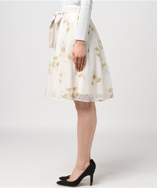 JILL by JILL STUART（ジルバイジルスチュアート）の「FLORAL STRIPE SK（スカート・レディース・ブラック/ホワイト・SMALL/MEDIUM）」の7枚目の写真