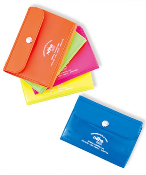 Nahe（ネーエ）の「nahe ネーエ カードケース 定期 名刺入れ ネオン クリア 三つ折り（カードケース・レディース・ブルー/イエロー/オレンジ/ピンク/ライトグリーン・FREE）」の6枚目の写真