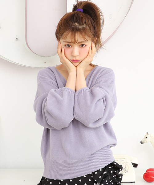 one after another NICE CLAUP（ワンアフターアナザーナイスクラップ）の「シンプルＶニットプルオーバー（ニット/セーター・レディース・ブラック/アイボリー/ラベンダー/キャメル/ピンク系その他・FREE）」の4枚目の写真