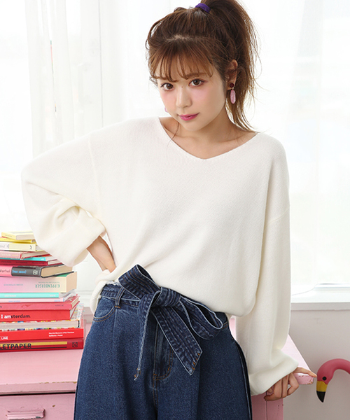 one after another NICE CLAUP（ワンアフターアナザーナイスクラップ）の「シンプルＶニットプルオーバー（ニット/セーター・レディース・ブラック/アイボリー/ラベンダー/キャメル/ピンク系その他・FREE）」の2枚目の写真