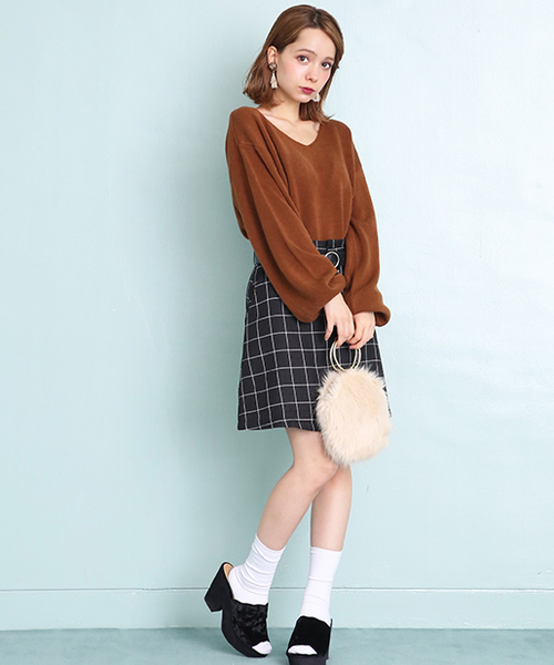 one after another NICE CLAUP（ワンアフターアナザーナイスクラップ）の「シンプルＶニットプルオーバー（ニット/セーター・レディース・ブラック/アイボリー/ラベンダー/キャメル/ピンク系その他・FREE）」の15枚目の写真