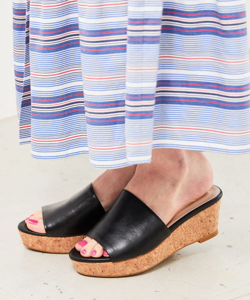 ORiental TRaffic（オリエンタルトラフィック）の「春夏★コルクミュールサンダル★8202（サンダル・レディース・ブルー/ホワイト/ブラック/レッド・L/LL/M/S/3L/SS）」の2枚目の写真