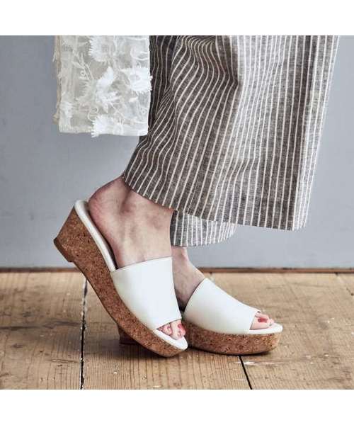 ORiental TRaffic（オリエンタルトラフィック）の「春夏★コルクミュールサンダル★8202（サンダル・レディース・ブルー/ホワイト/ブラック/レッド・L/LL/M/S/3L/SS）」の5枚目の写真