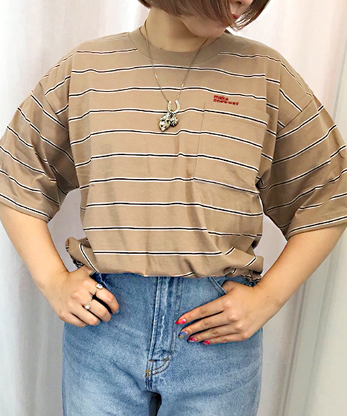 apres jour（アプレジュール）の「刺繍ロゴポケットTシャツ【ZOZOTOWN限定アイテム】（Tシャツ/カットソー・レディース・ベージュ/ブラック/モカ/オフホワイト・フリー）」の6枚目の写真