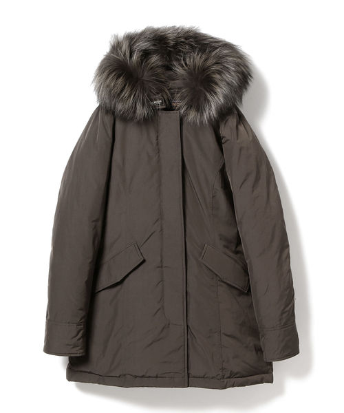 Demi-Luxe BEAMS(デミルクス ビームス)の「WOOLRICH / LUXURY ARCTIC PARKA SLIM ダウンコート(ダウンジャケット/コート)」|ライトブラウン