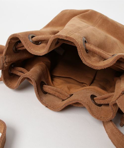 flower（フラワー）の「クラフトスエードバッグ（ショルダーバッグ・レディース・ブラウン・FREE）」の4枚目の写真