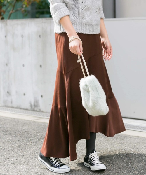 URBAN RESEARCH ROSSO WOMEN(アーバンリサーチ ロッソ)の「ヘムフレアマキシスカート∴(スカート・レディース・ブラック/ブラウン・38/36)」の3枚目の写真