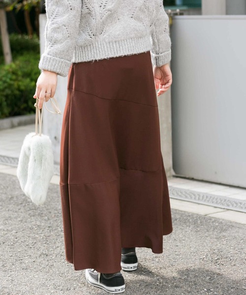 URBAN RESEARCH ROSSO WOMEN(アーバンリサーチ ロッソ)の「ヘムフレアマキシスカート∴(スカート・レディース・ブラック/ブラウン・38/36)」の4枚目の写真