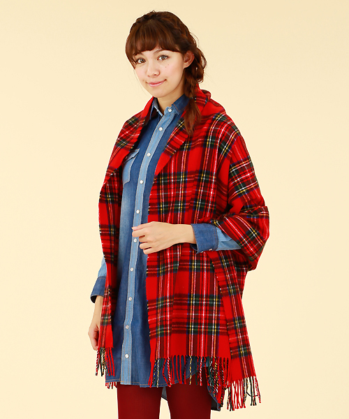 B:MING by BEAMS(ビーミングバイビームス)の「□ビーミング by ビームス / 大判フリンジストール(ストール/ショール・レディース・ベージュ/レッド/グリーン/ネイビー・ONE SIZE)」の4枚目の写真