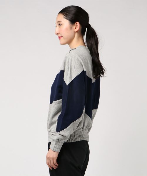 And A(アンドエー)の「Lee リー / V-LINE LOOSE SWEAT Vラインルーズロゴ刺繍切り替えドルマンスウェット / LT2413(スウェット・レディース・グレー/オフホワイト/ネイビー・SMALL/MEDIUM)」の4枚目の写真