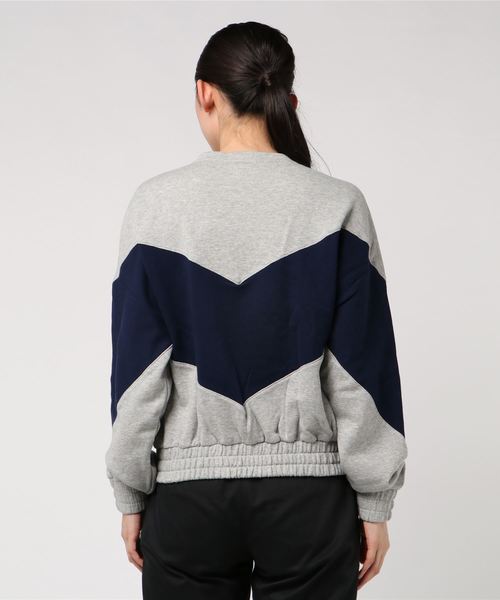 And A(アンドエー)の「Lee リー / V-LINE LOOSE SWEAT Vラインルーズロゴ刺繍切り替えドルマンスウェット / LT2413(スウェット・レディース・グレー/オフホワイト/ネイビー・SMALL/MEDIUM)」の5枚目の写真