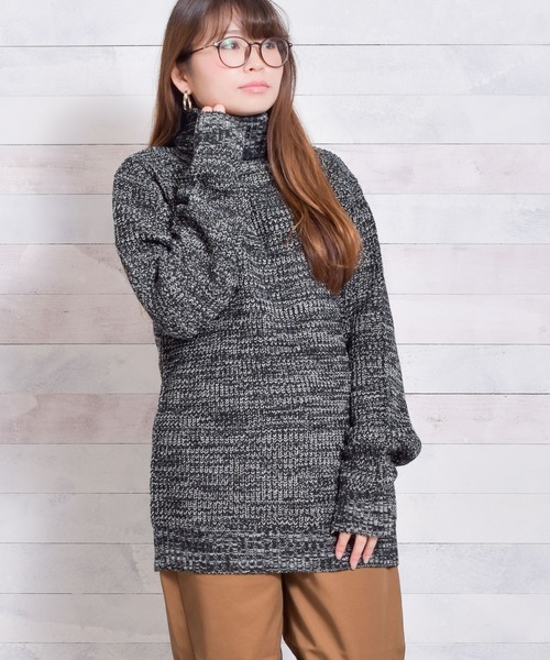 Bling Leads（ブリングリーズ）の「【Bl】【Bling Leads】畦編みアクリルタートルニット（ニット/セーター・レディース・ブラック系その他2/ホワイト系その他2/グレー系その他/ブルー系その他/ブラック/ネイビー/ブラック系その他/レッド/キャメル/ホワイト系その他/アイボリー/ホワイト系その他3/ワイン/グレー/カーキ/ブラウン/ベージュ/パープル・LARGE/MEDIUM）」の6枚目の写真