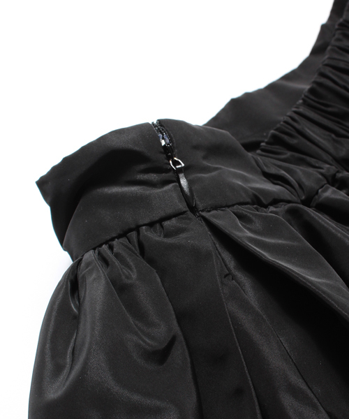 Ray BEAMS(レイビームス)の「Ray BEAMS / タックボリューム コクーンスカート(スカート・レディース・ブラック/レッド・0/1)」の6枚目の写真