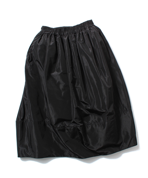 Ray BEAMS(レイビームス)の「Ray BEAMS / タックボリューム コクーンスカート(スカート・レディース・ブラック/レッド・0/1)」の4枚目の写真